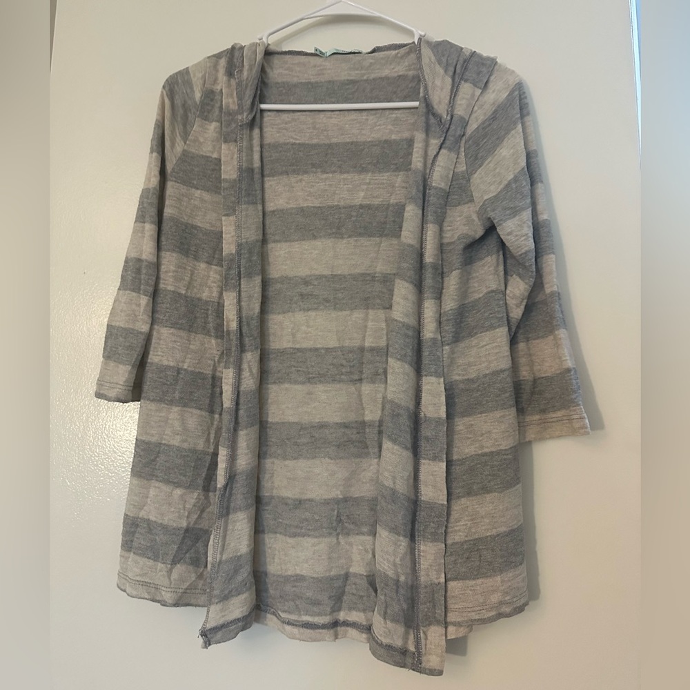 Maurice’s Cream and Gray Striped Quarter Sleeved Cardigan - Small.